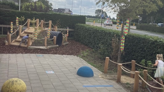 Nieuwe speeltoestellen op het peuterplein! ποΈπ§Ίπ€©