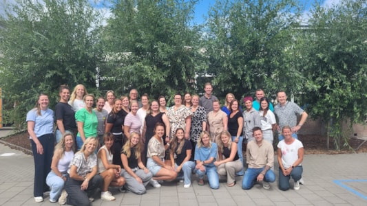 We gaan weer beginnen! Namens het team van de Familieschool wensen wij de kinderen, ouders en collega’s een fijn schooljaar. 📚✏️🏫