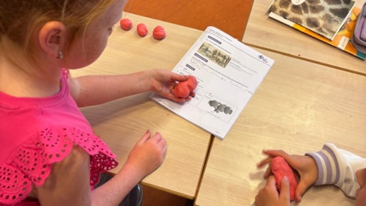 In groep 6 werken we aan het thema bijzondere uitvindingen. 🪵🪨