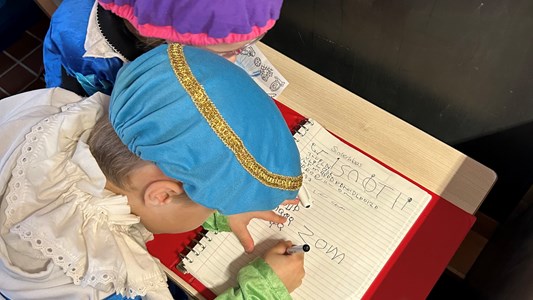 Sinterklaaspret: aan het schrijven in de kleuterklas 🎁✍🏻