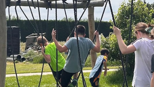 Vorige week heeft groep 8a de verregende bootcamp van kamp ingehaald! ☀️💪